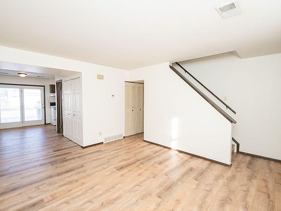 4th image of 2121 Yorktowne Dr