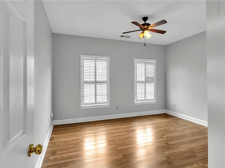1085 Castle Pointe Ln — Photo 17