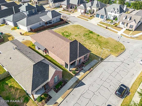 3rd image of 105 Vienne Ln