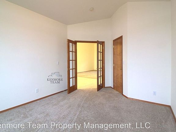 5th image of 519 Clermont Dr