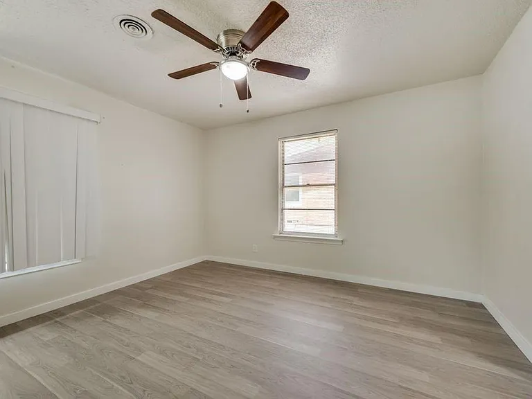4626 Utah Ave — Photo 4