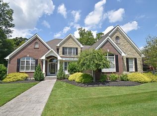 602 Winding River Blvd, Hamilton Twp, OH 45039