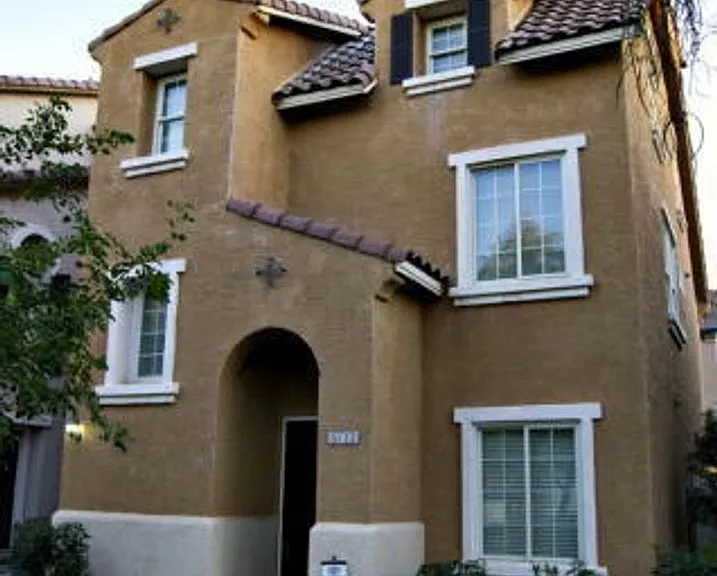 5713 S 21st Pl — Photo 1