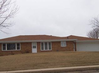 2011 Radford Road, Dubuque, IA 52002