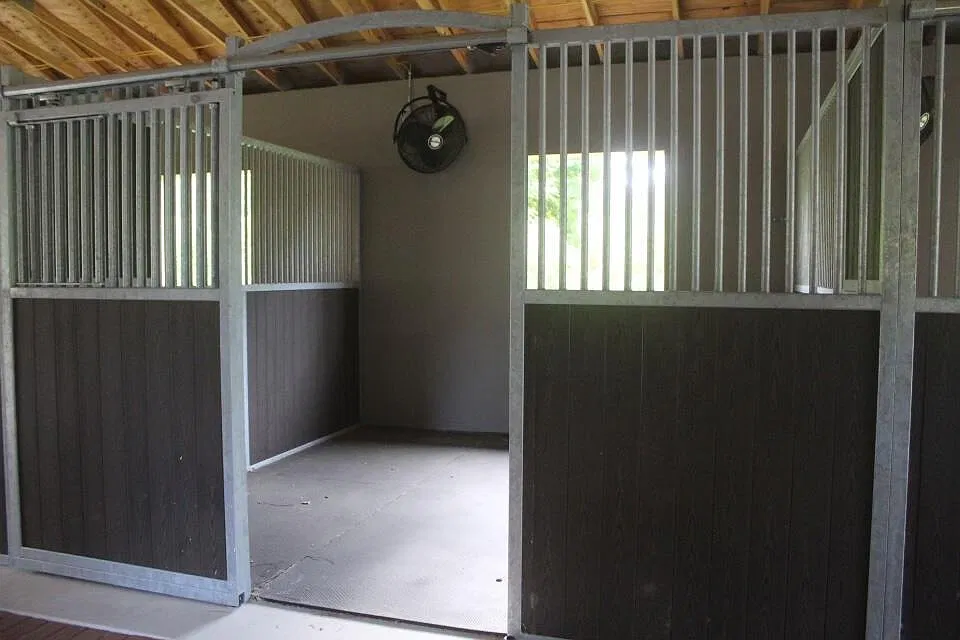 Studio, 3663 sqft, $1,700 — Photo 3