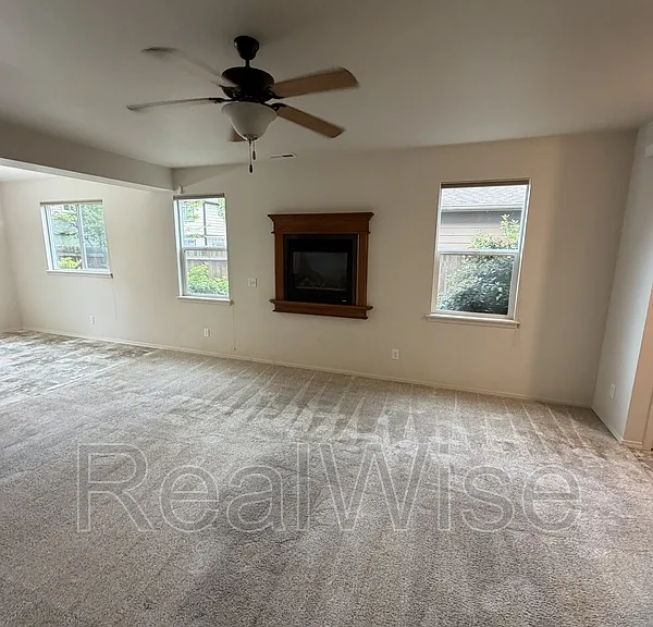 623 Heber Ln — Photo 4