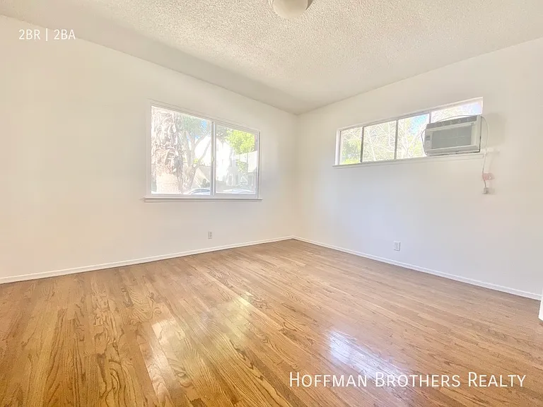 1162 N Orange Grove Ave #1 — Photo 6