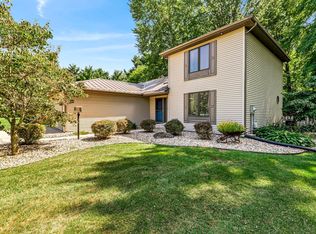 22616 Lake Shore Dr, Elkhart, IN 46514