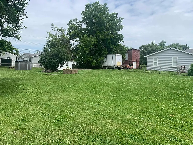 807 Force Ave — Photo 2