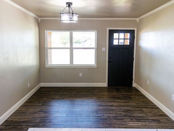 3rd image of 1327 Westridge Ln