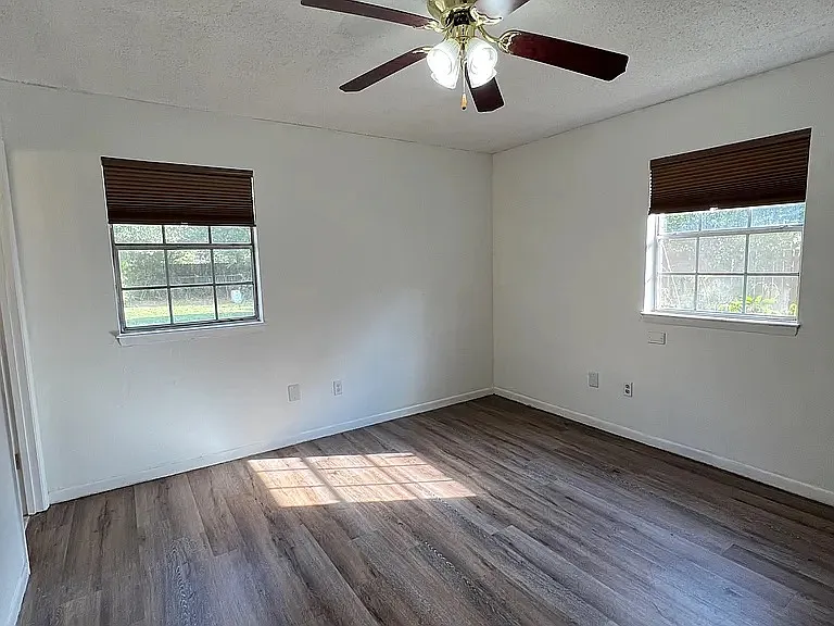 3 bed, 1295 sqft, $1,600 — Photo 4