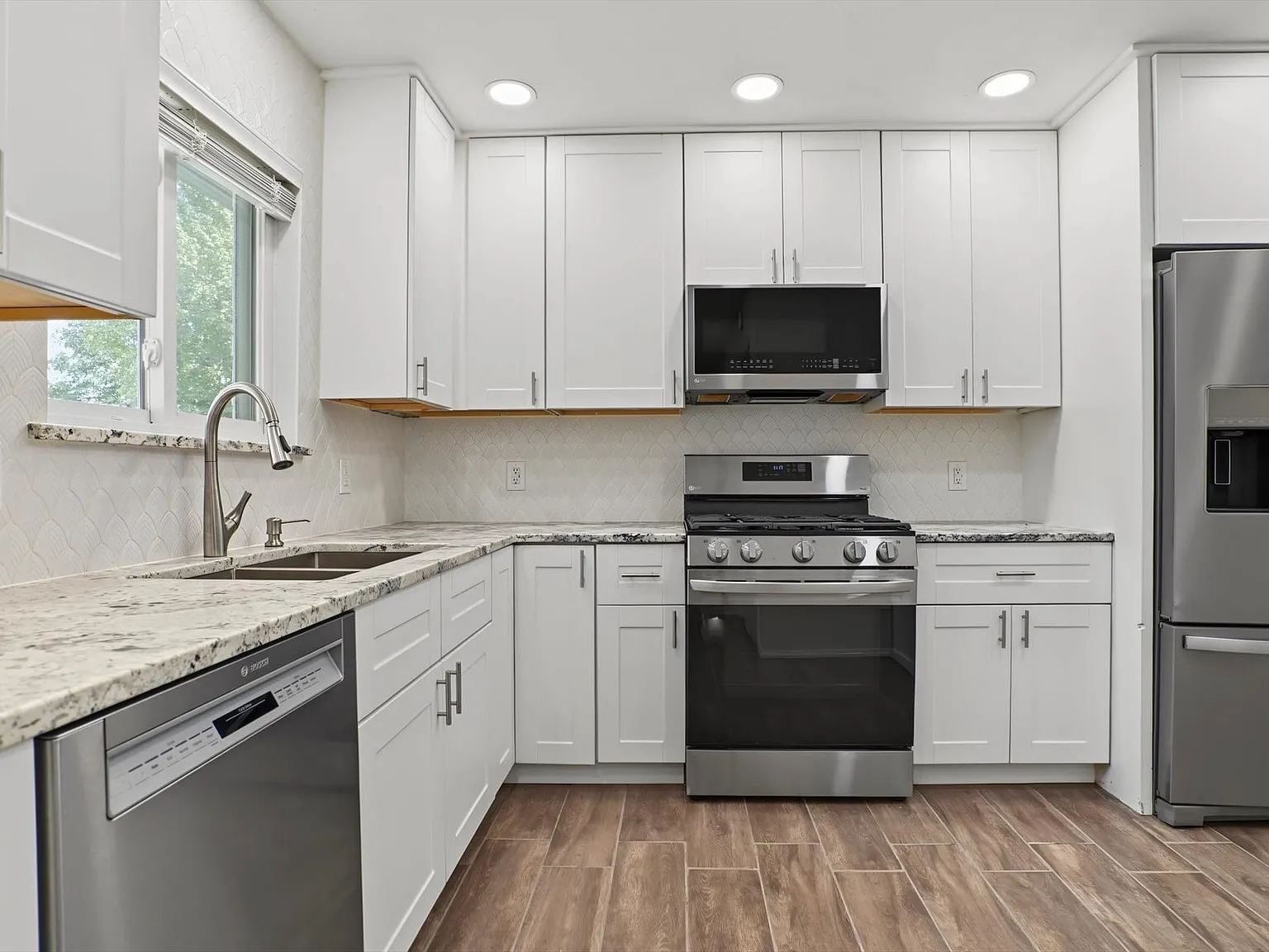 3 bed, 925 sqft, $1,550 — Photo 3