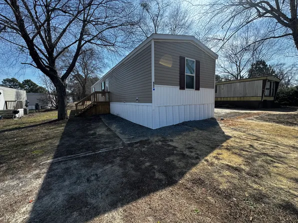 92 Connie Ct #92C, Spring Lake, NC 28390