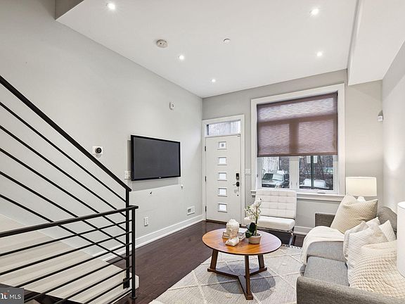 4th image of 3037 Cambridge St