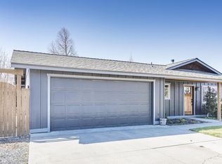 1405 SW 28th St, Redmond, OR 97756