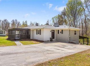 384 J A Tysinger Rd, Thomasville, NC 27360