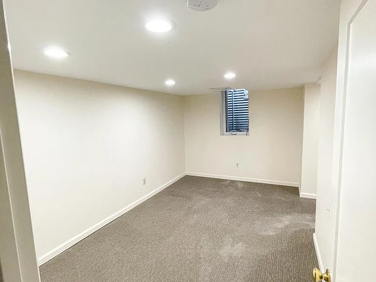 550 Marsh Ave — Photo 12