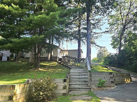 5th image of 1004 Parkside Hill Dr