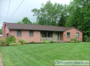 1590 Krumroy Rd, Akron, OH 44306