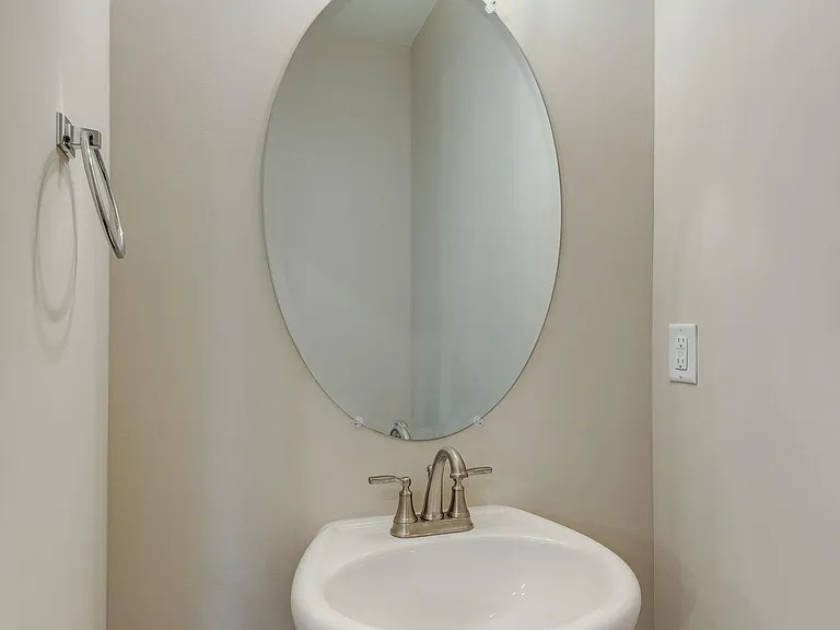 410 Portsdale Dr — Photo 9
