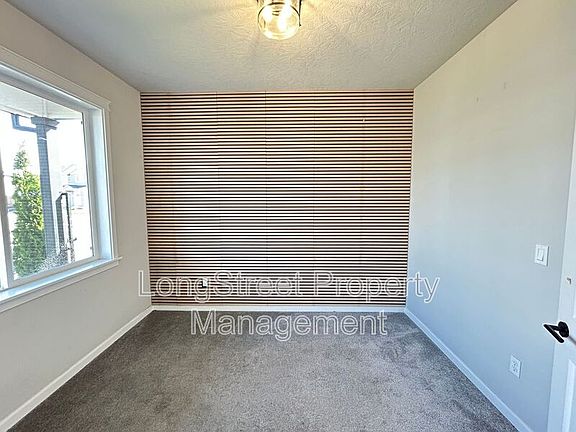4th image of 7237 SE Berg Dr