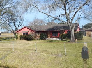 2103 Barbers Hill Rd, Highlands, TX 77562