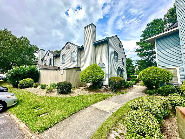 4510 Genoa Cir — Photo 2