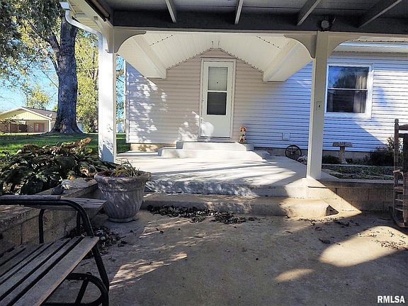 5th image of 901 Locust St