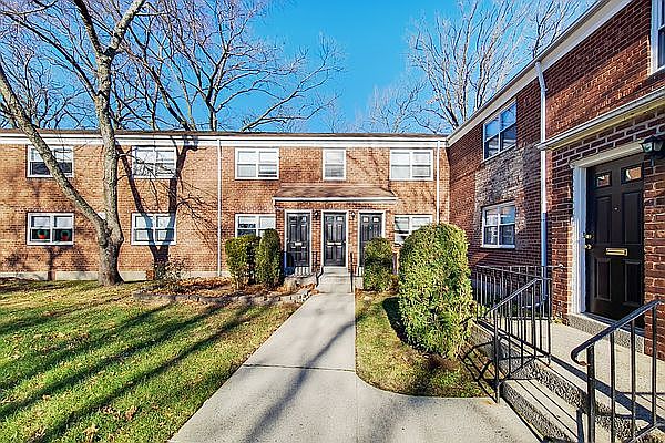 1st image of 492 Howard Ave #A2