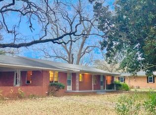 611 N Main St, Grapeland, TX 75844