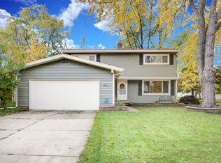 4928 Fairlawn Rd, Lyndhurst, OH 44124