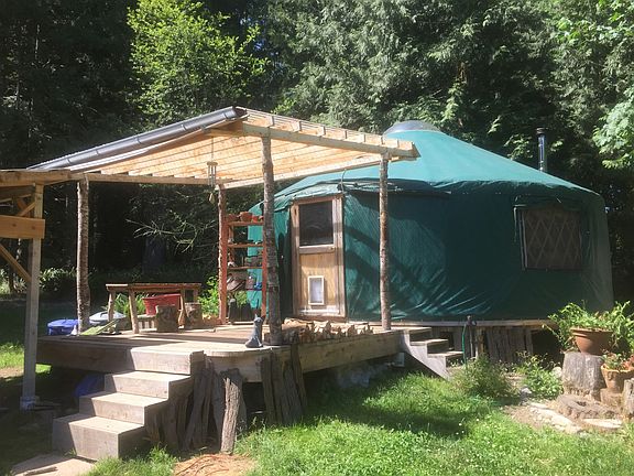 24ft diameter yurt with deck
