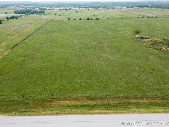 62 Highway, Okemah, OK 74859