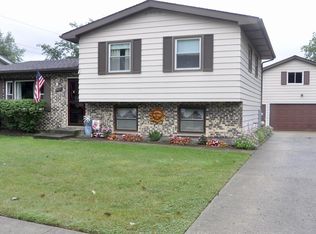 2927 Hyde Park Ave, Waukegan, IL 60085