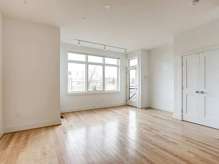 730 Columbia Rd NW #1 — Photo 3