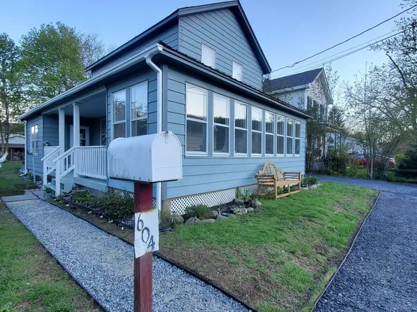 604 Avenue I, Matamoras, PA 18336