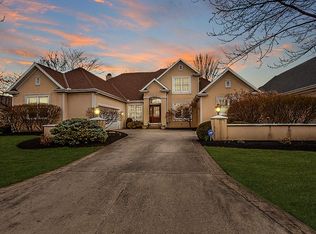 7112 Champions Ln, West Chester, OH 45069