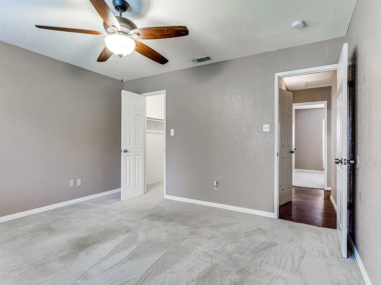 6900 Sandstone Ct — Photo 9
