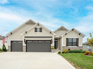 516 SE David Rd, Lees Summit, MO 64082