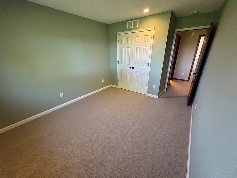 386 Greenway Dr — Photo 13