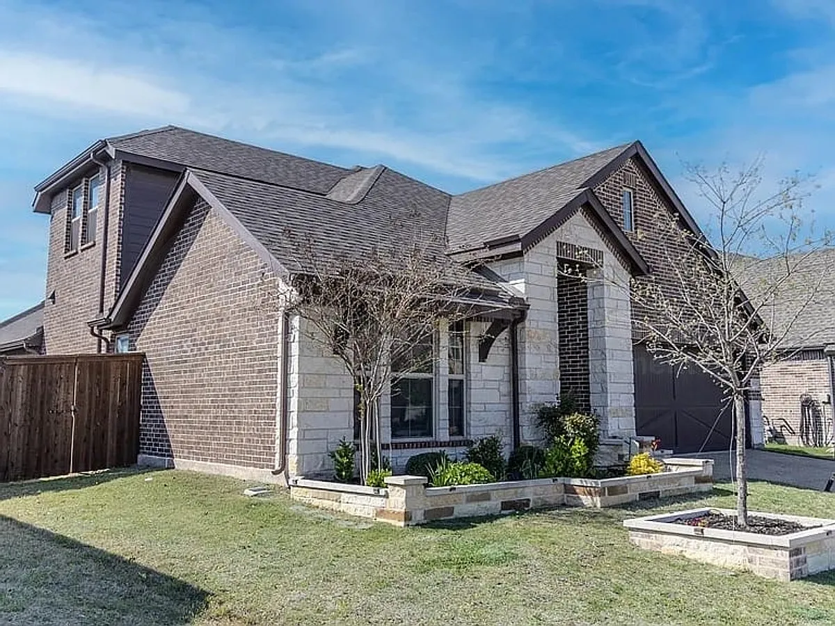 5 bed, 3.0 bath, 2876 sqft, $2,999 — Photo 3