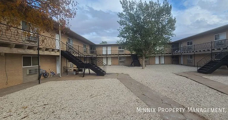 711 S Austin Ave #201 — Photo 3