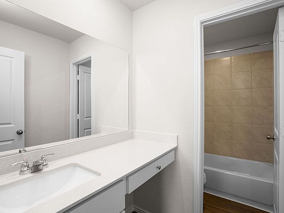 5th image of 3302 Yellow Rose Dr