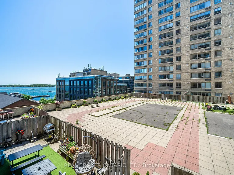 250 Queens Quay W #604 — Photo 27