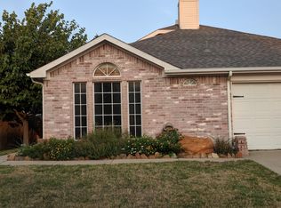 1209 Misty Meadow Dr, Midlothian, TX 76065