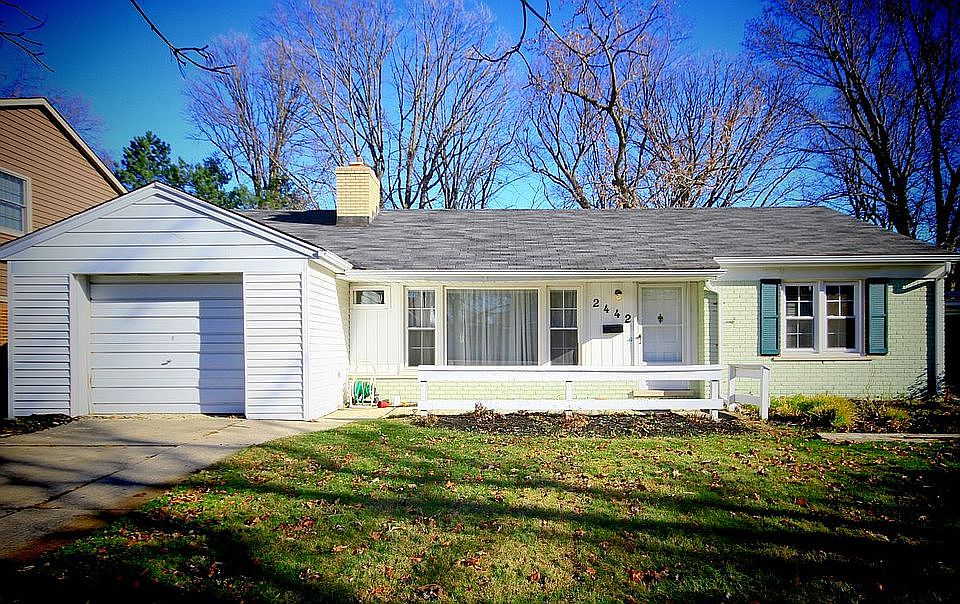 1st image of 2442 Maplewood Ave