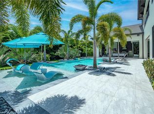 882 Cassena Rd, Naples, FL 34108
