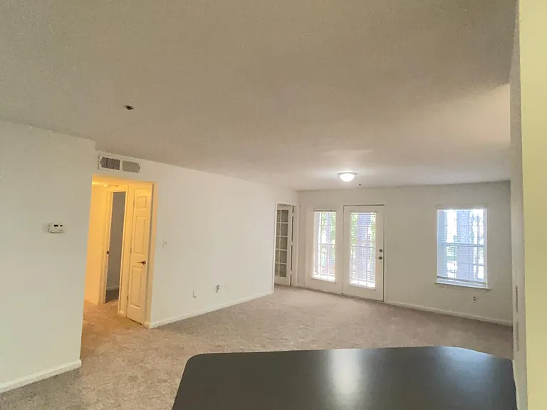 Wesley St. Claire Apartments at Lawrenceville — Photo 96