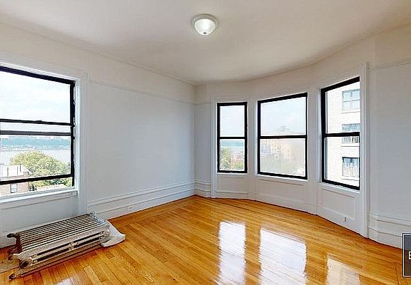 5th image of 3551 Broadway #63