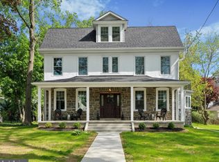 620 E Manoa Rd, Havertown, PA 19083